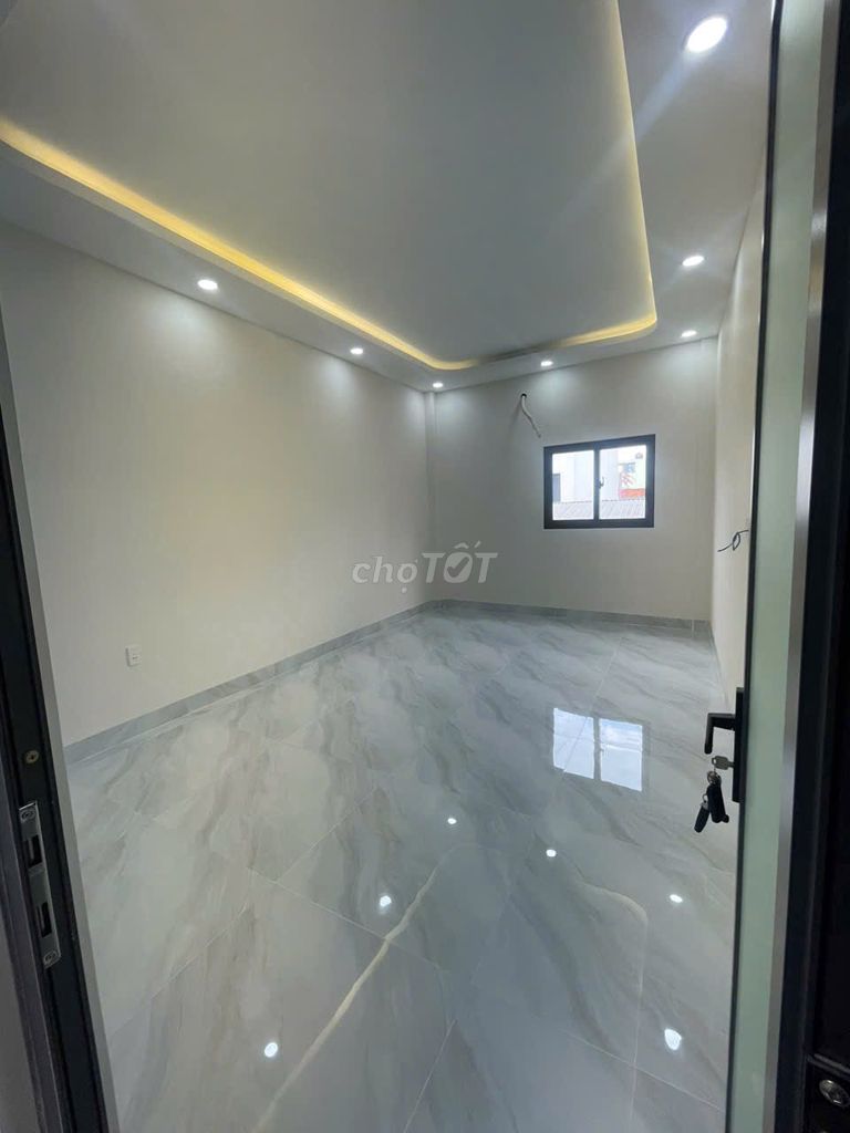 Three floors in front of Hồng Bàng, beautiful new building, four meters x 18 meters, three bedrooms, three toilets.