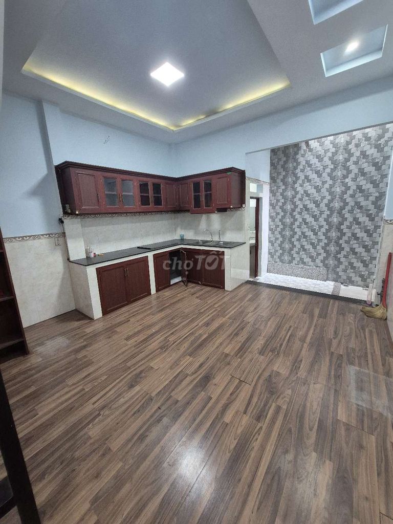 Rent 4x16 M 1 3 bedroom 2 medical toilets immediately