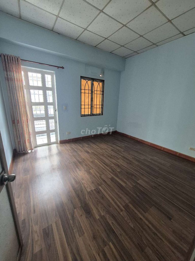 Rent 4x16 M 1 3 bedroom 2 medical toilets immediately