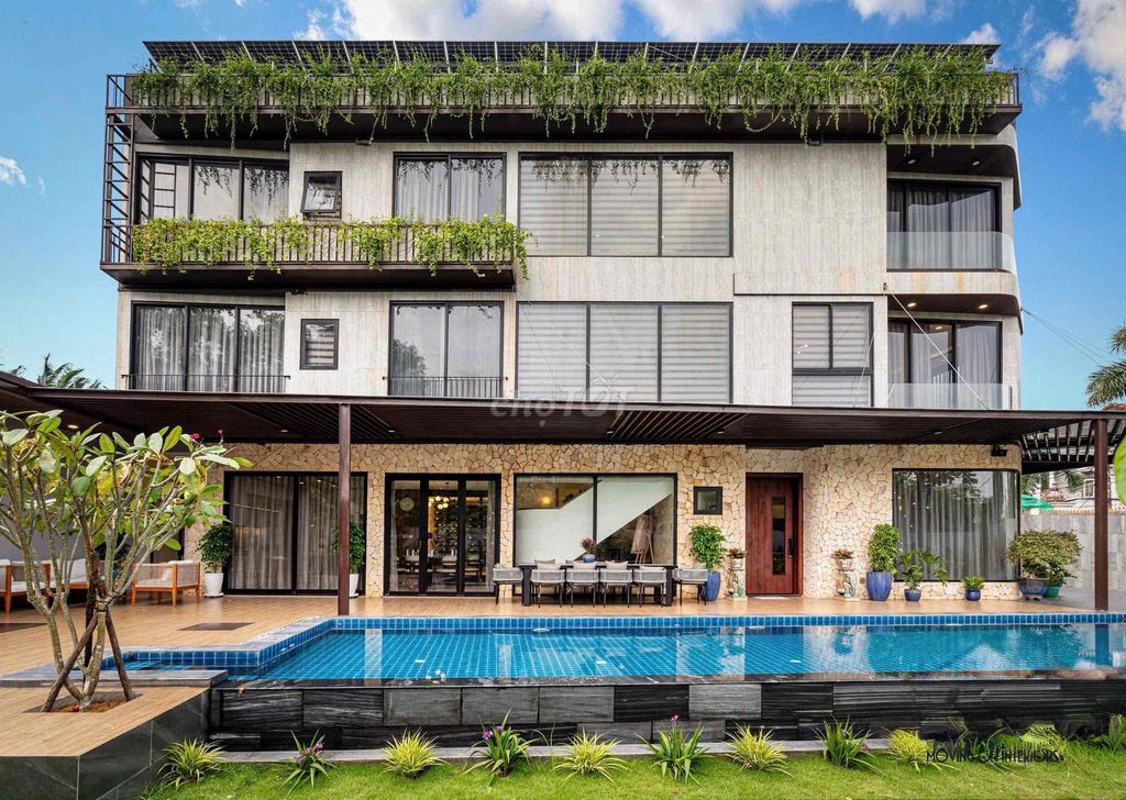 Rent villas in the high-class pool garden - 9th district.