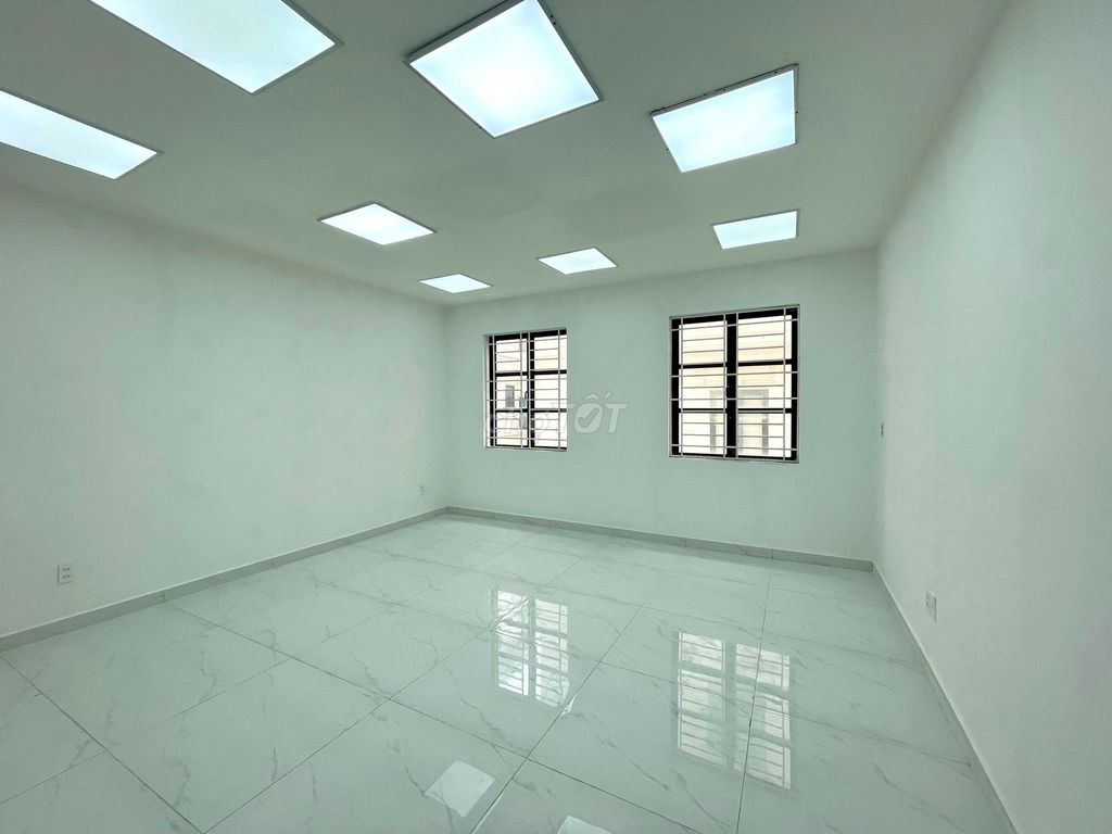 Rent an entire cityland basement 3rd floor of 40 million taxes.