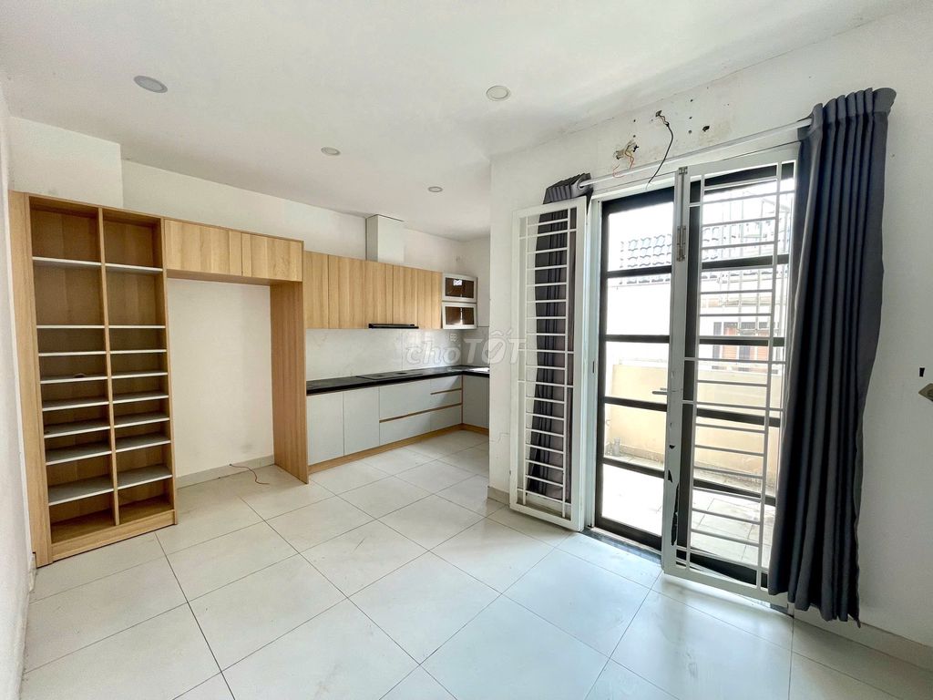 Rent an entire cityland basement 3rd floor of 40 million taxes.