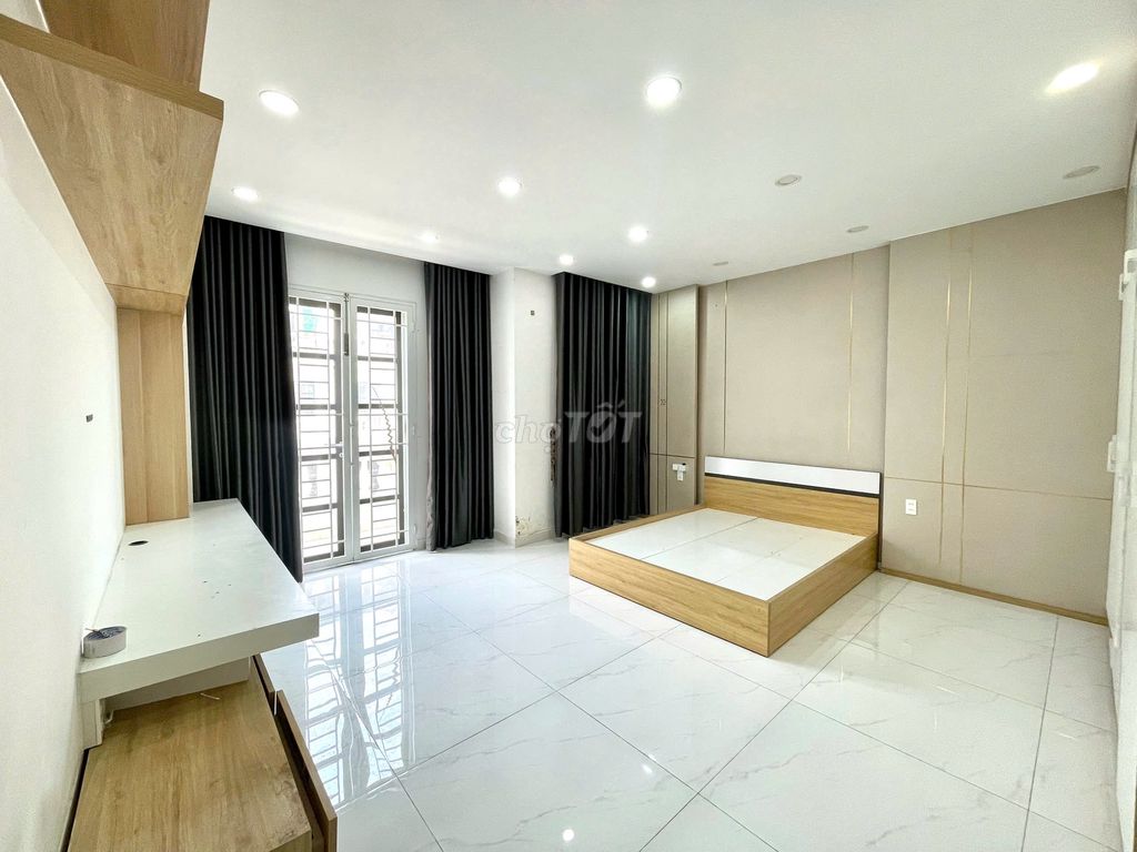 Rent an entire cityland basement 3rd floor of 40 million taxes.