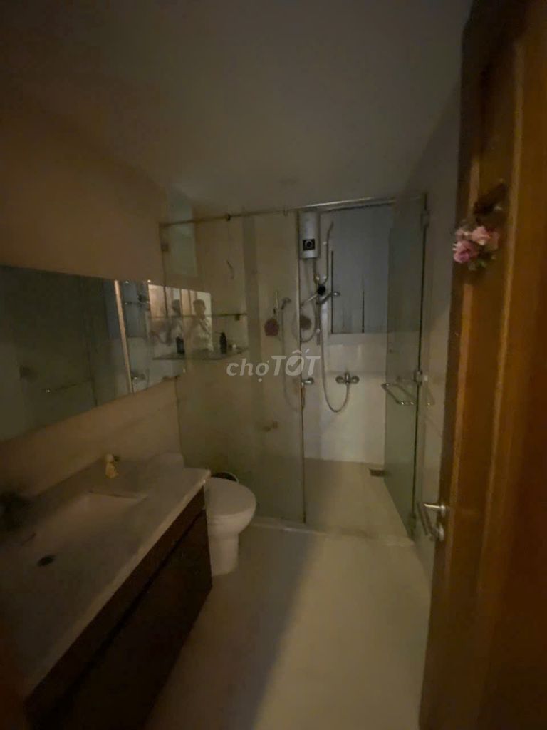 Hired, A Cù LaoQ. 10 x 18m bedroom, 3rd floor.