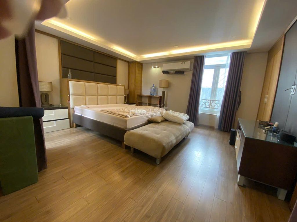 Hired, A Cù LaoQ. 10 x 18m bedroom, 3rd floor.