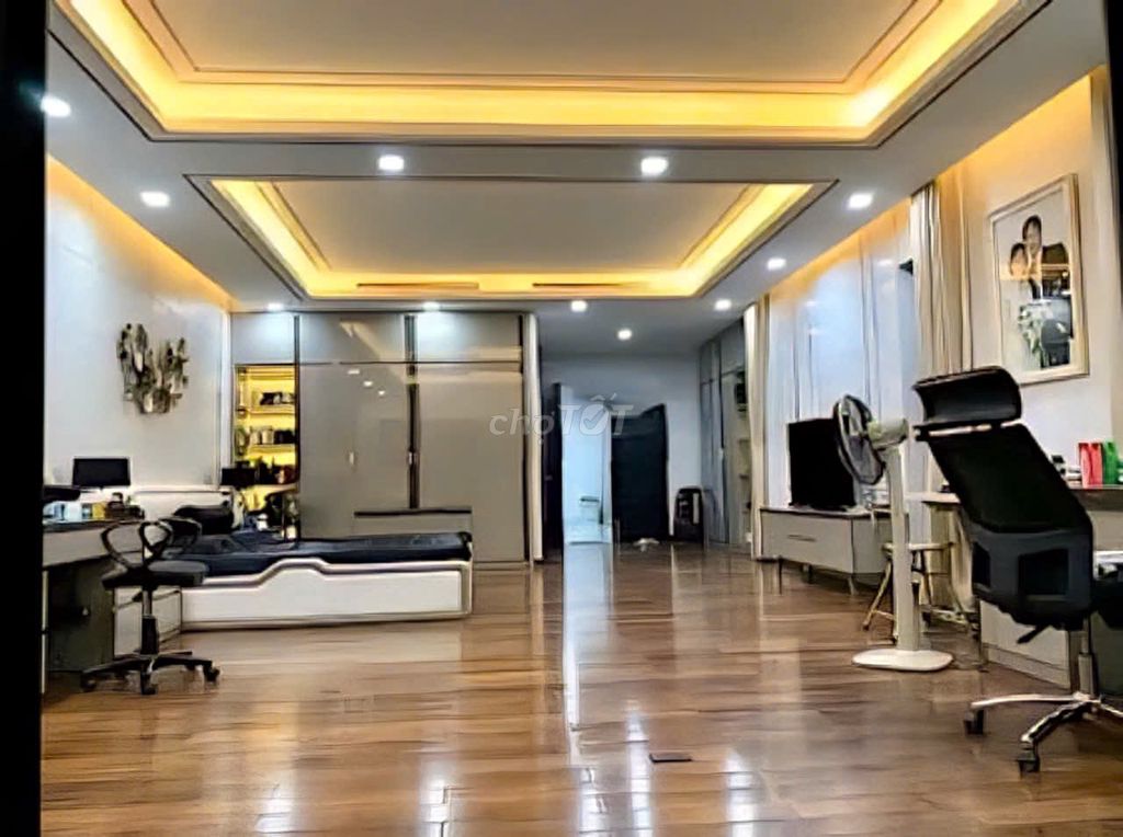 Need to rent Villa midway two-thirds ANguyễn Thế Truyện P.Tân Sơn Nhì Q.Tân Phú