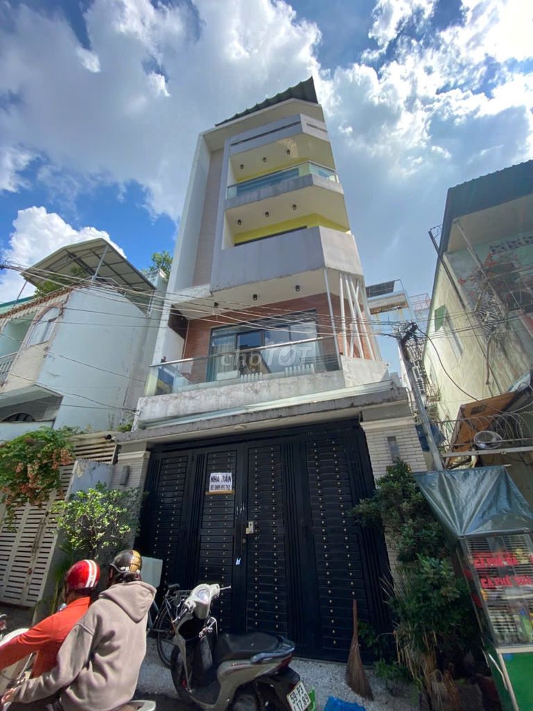 It's for a cash house. Thân Nhân Trung. tb/4 X223-story nice new 45 T-shirt.