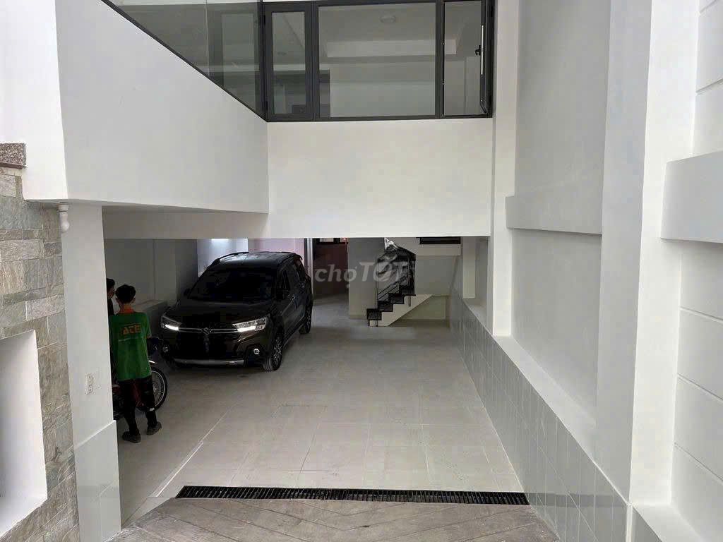 We need to rent one 49 BCửu Long-715 district 10