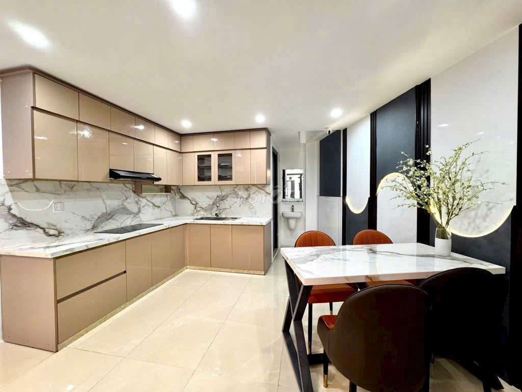 Buu Long Street, District 15, District 10