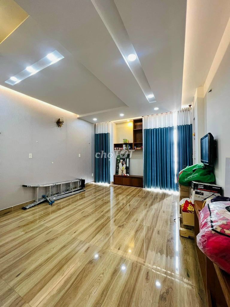 3rd floor [5 x16 m] Interceptor