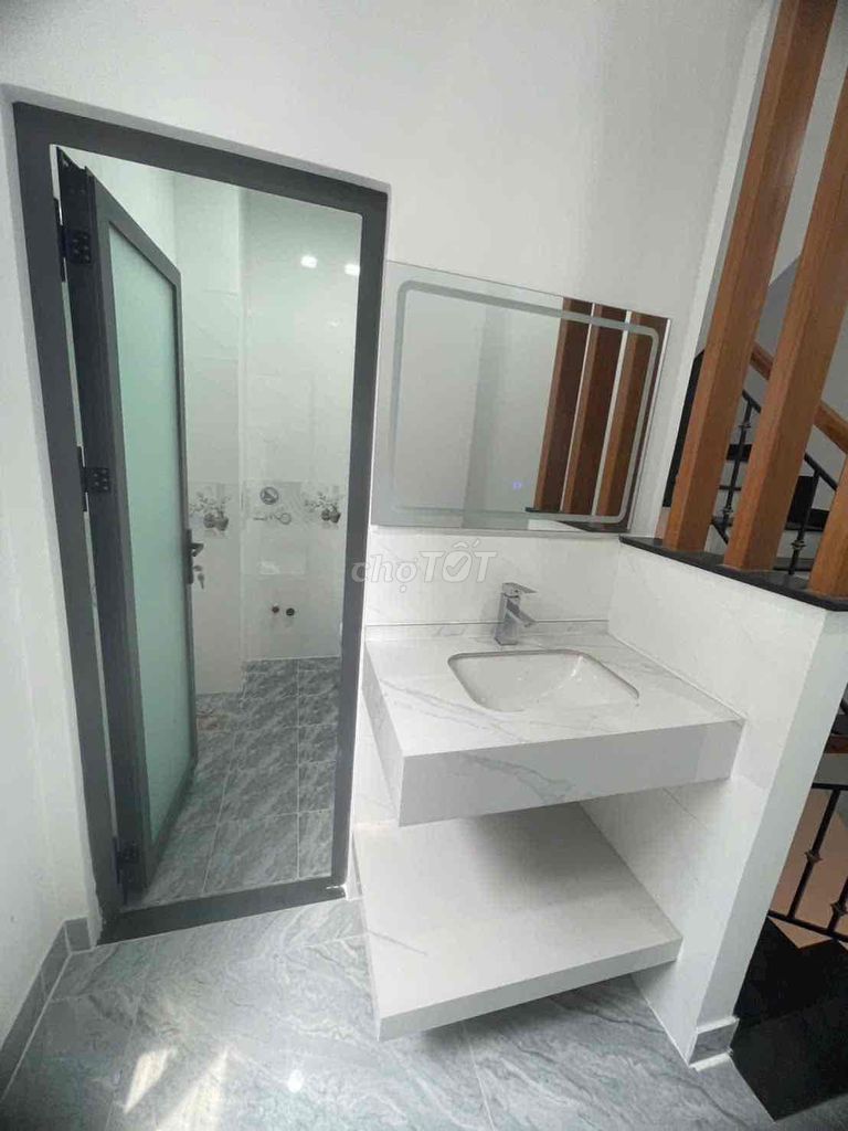 Rent the entire 480/17 Tribs. area: 4.2 x 16 meters, 3 stories,