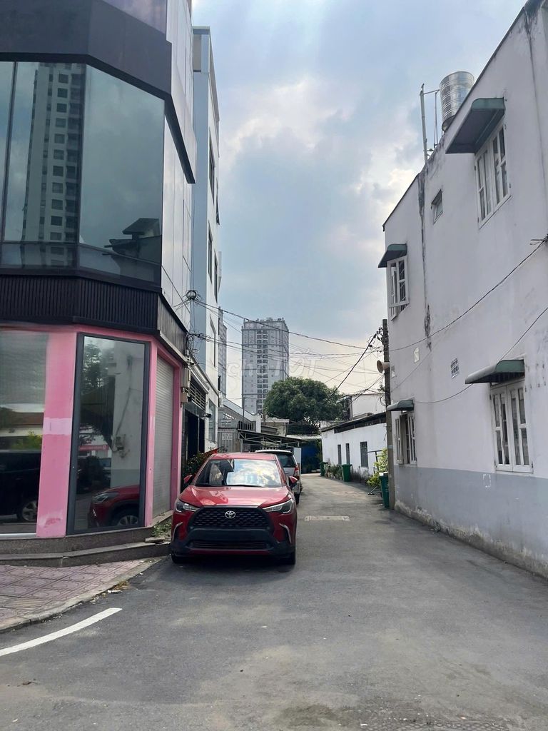 Corner of Lương Định Của, District 2. floor area: 220 meters - 1 ground 3 floors. For 48 million.