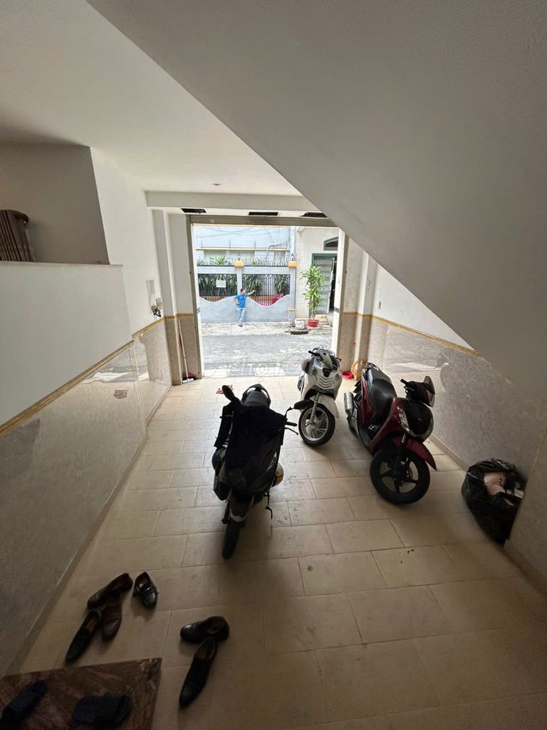 Yên Thế Rent. 10 X20 M. Dirt three stories. basic interior