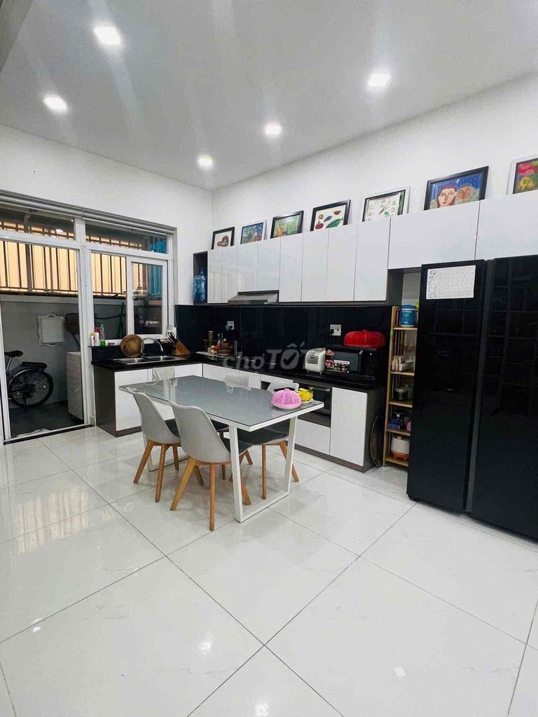 Three bedrooms, pool, Gym, Tennis, door-only 14 million.