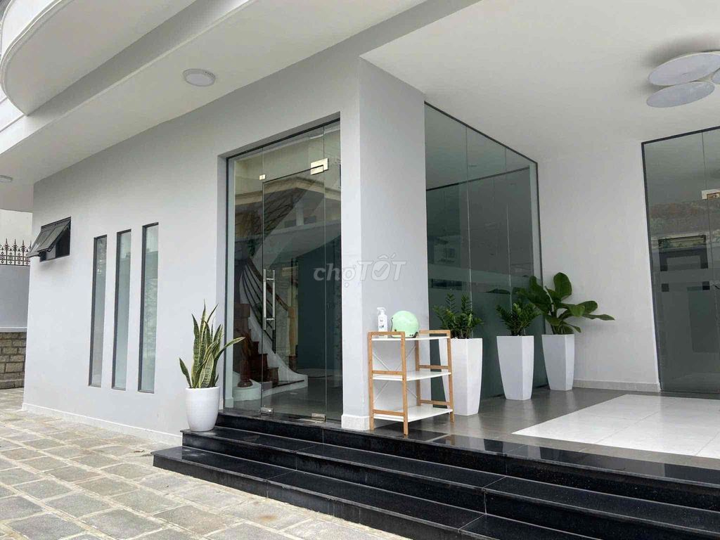 Supercress! Office or residence special, Compound just 58.5 million a month.