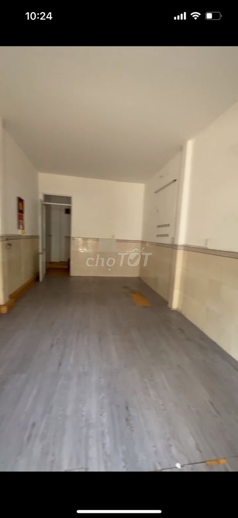 The owner of the Rent, Nail, Hair, Spa, vp, Lạc Long Quân 4x10 million