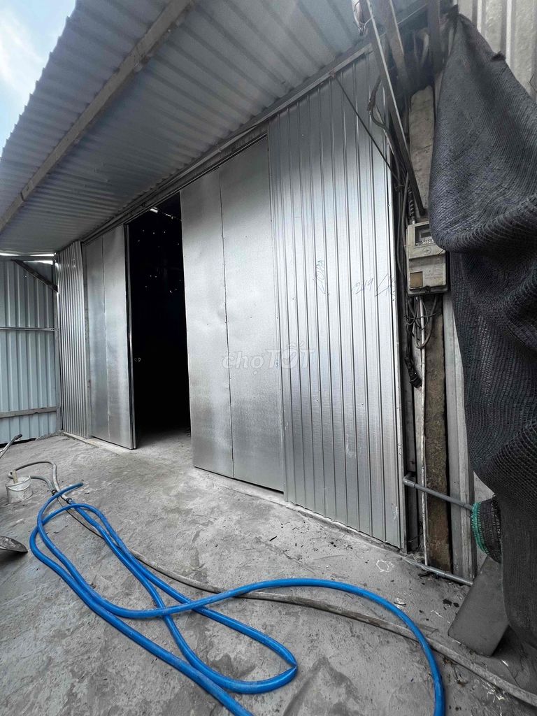Rent out an 11th warehouse. 6 meters x 22 meters. For 8 million.