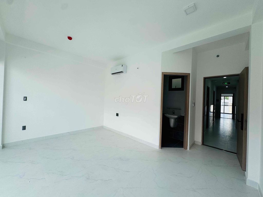 Rent a nice Bình Lợi house. area 5 x 20 meters. Four bedrooms. It costs 25 million a month.