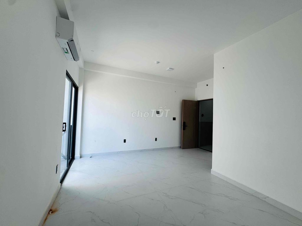 Rent a nice Bình Lợi house. area 5 x 20 meters. Four bedrooms. It costs 25 million a month.