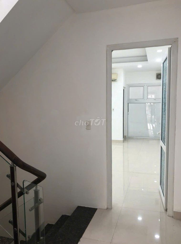 Rent hxt 433/2 A Sư Vạn Hạnh, 717 12, District 10