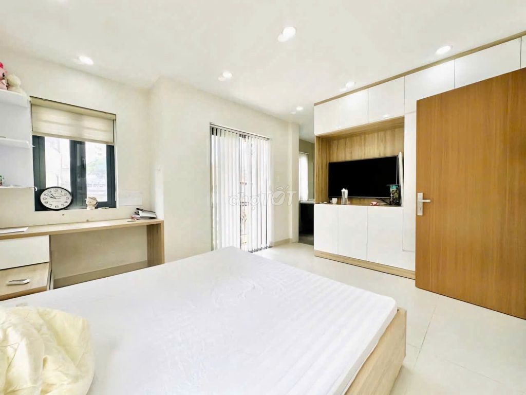 Need to rent an alley house 1025/2 A Cách Mạng Tháng 8-7.Tân Bình