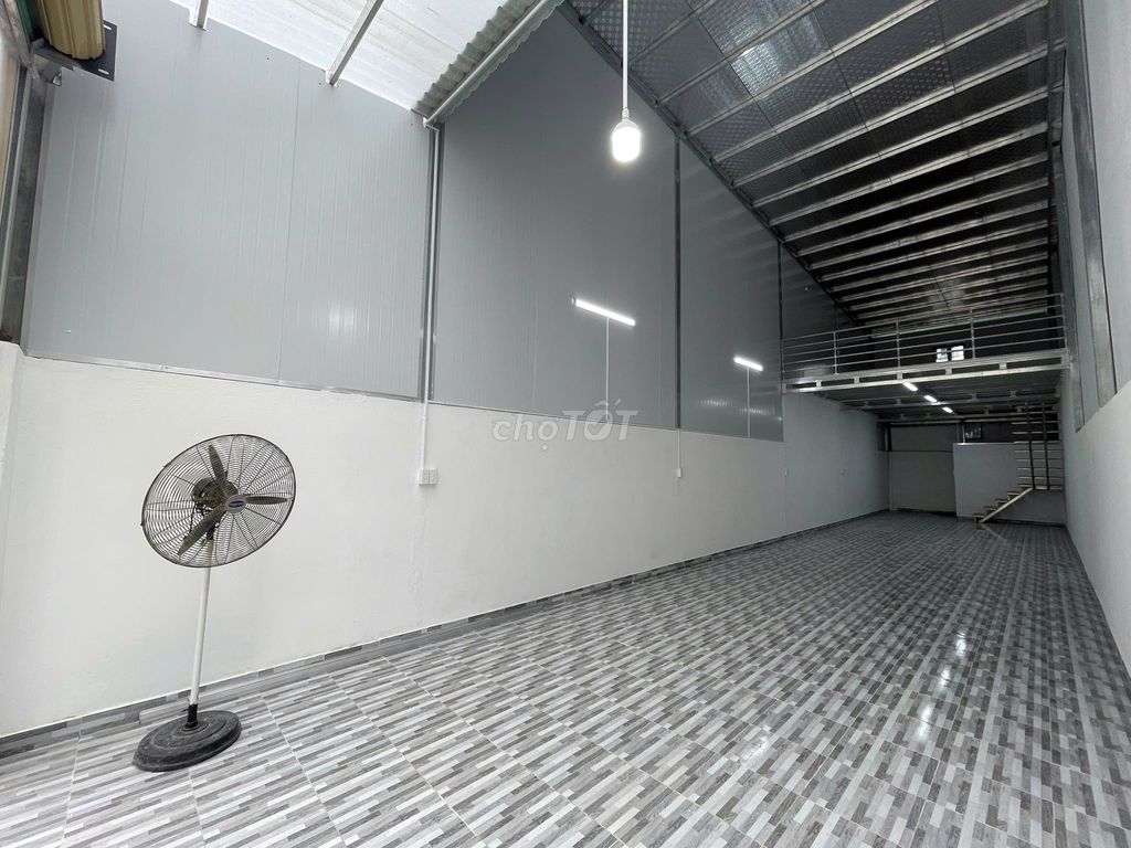 Renting 100 percent new house, C4 house, guards, four and a half meters, Đặng Thùy Trâm Road.
