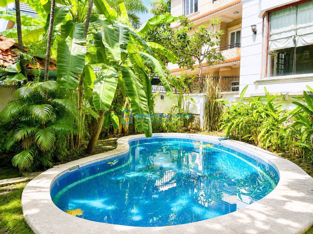 Rent the 16 X35 M River, 3th floor pool bedroom open garden garden