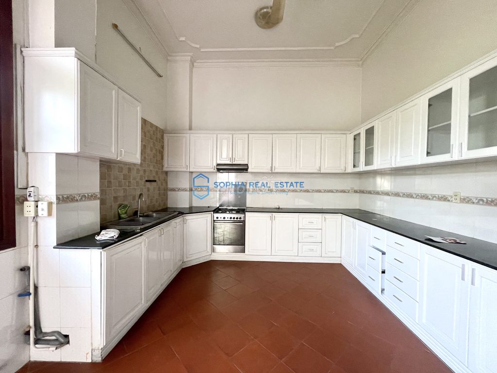 Rent the 16 X35 M River, 3th floor pool bedroom open garden garden