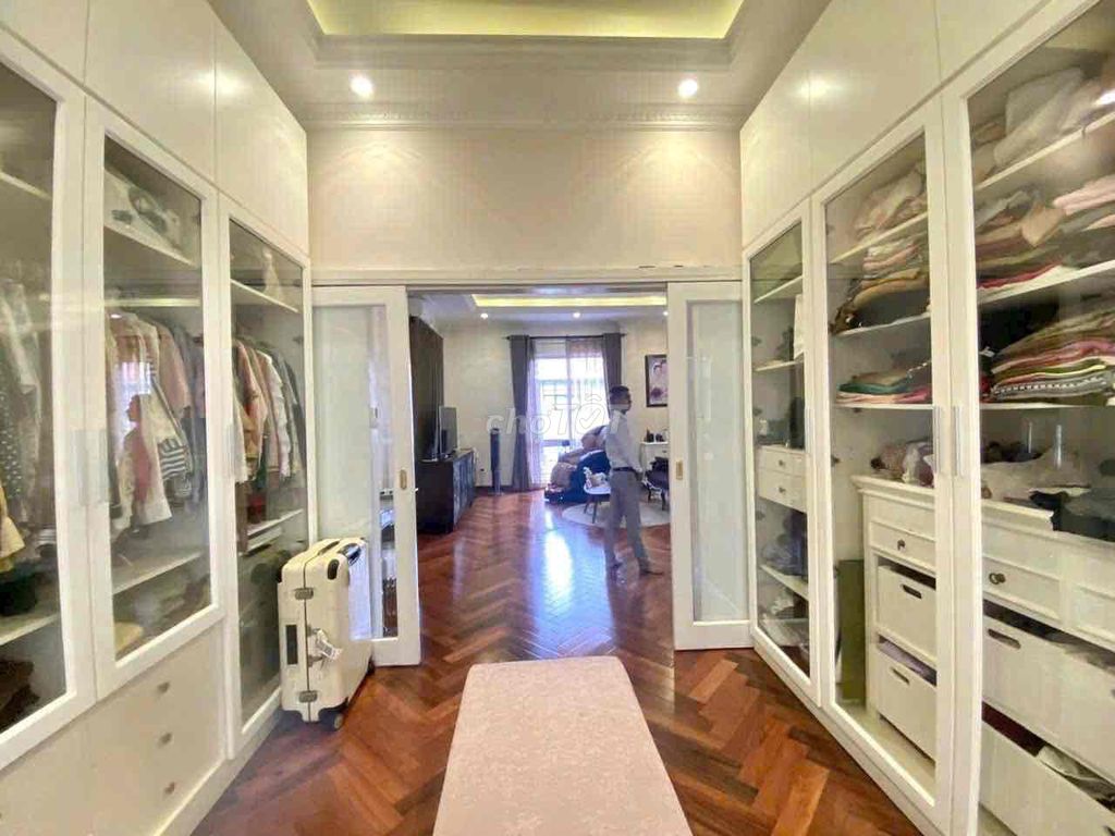 for new specialization-full interior- with elevators