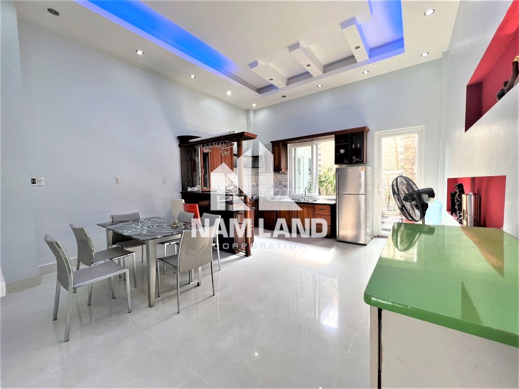 Nice home. A full view of landmark 81 in the center of An Khánh.