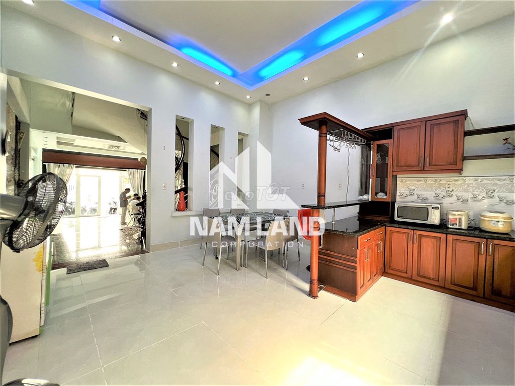 Nice home. A full view of landmark 81 in the center of An Khánh.