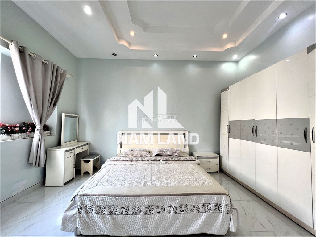 Nice home. A full view of landmark 81 in the center of An Khánh.