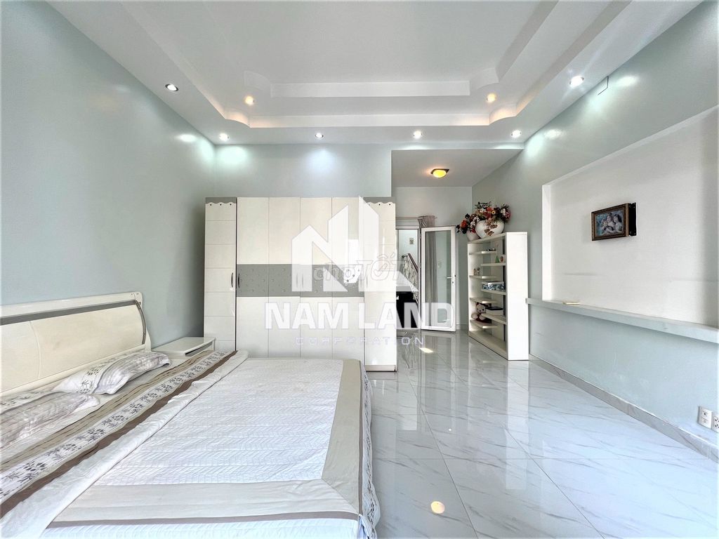 Nice home. A full view of landmark 81 in the center of An Khánh.