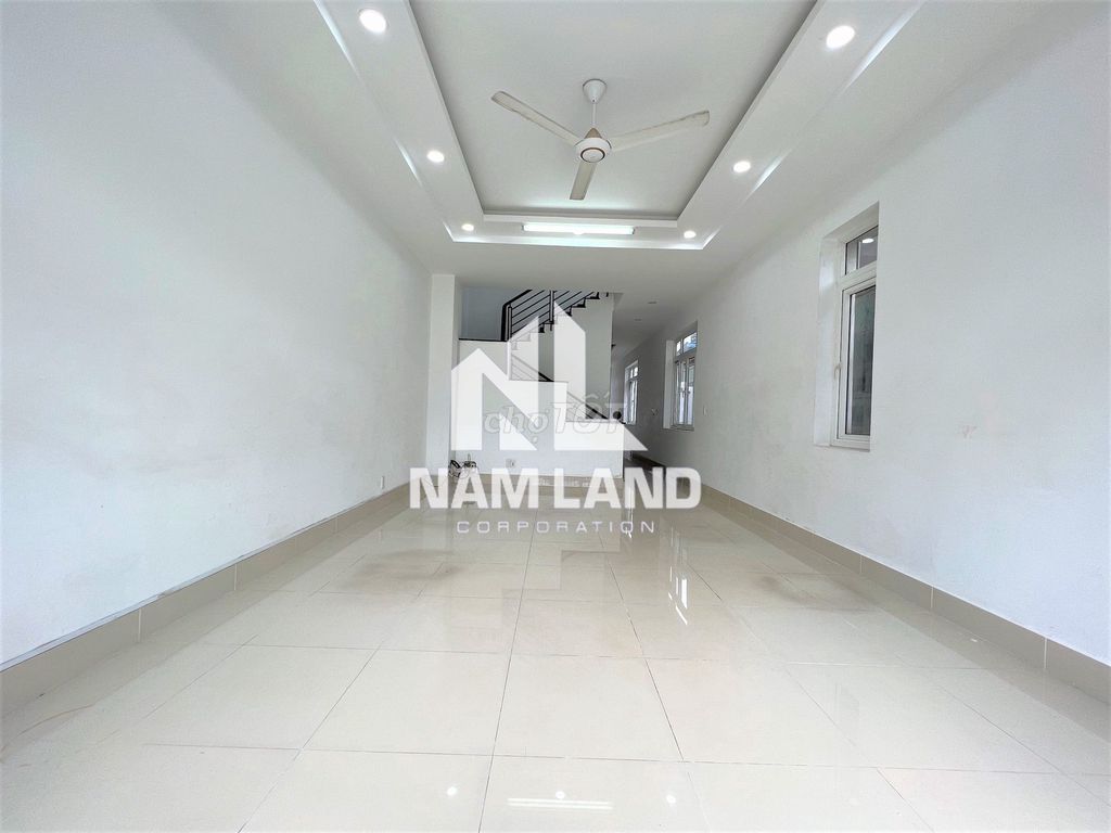 Thảo Điền Street courtyard 2 floors wide, room 2 to stay in company room