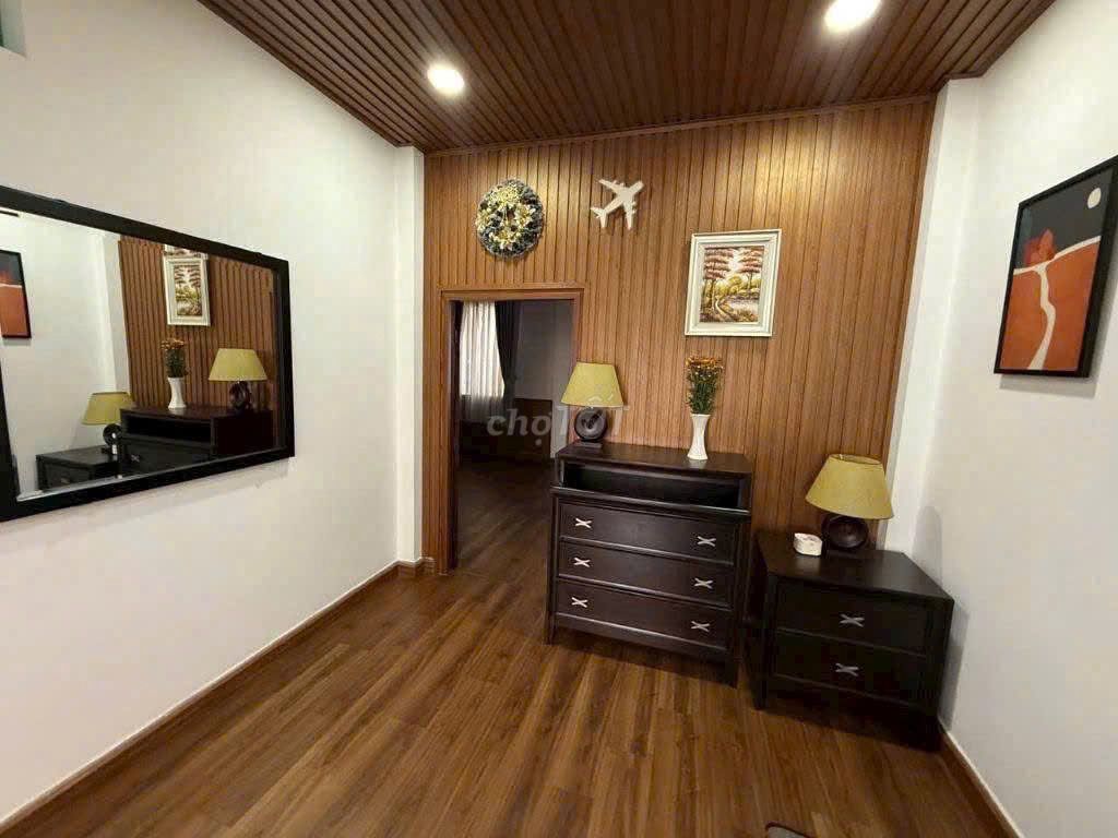 Rent Nguyễn Trọng Tuyển_Q. Bedroom 8.8 x20 m_TM 3 roof