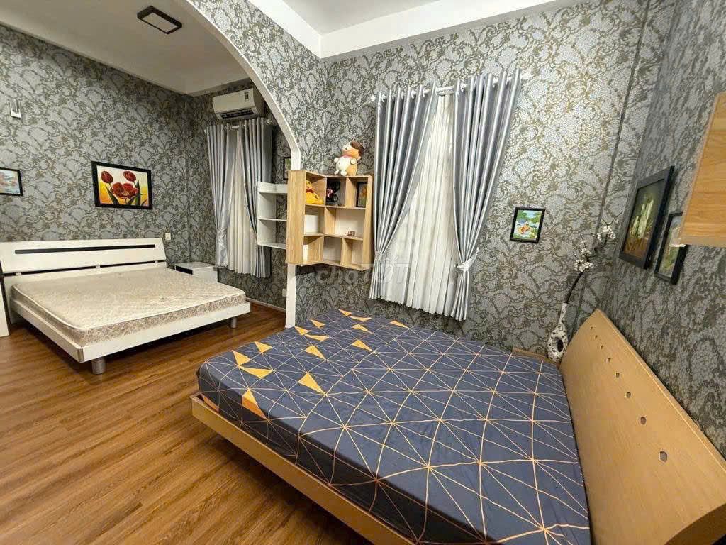 Rent Nguyễn Trọng Tuyển_Q. Bedroom 8.8 x20 m_TM 3 roof