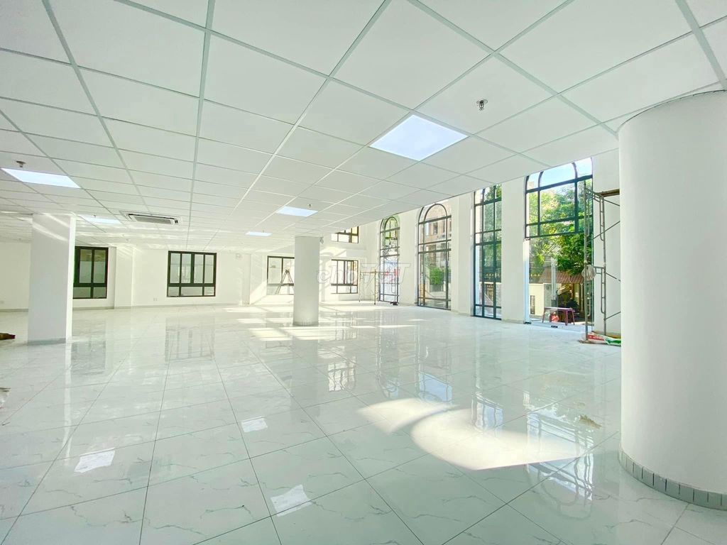 Supercress! Office building 8 x 20 is four floors clear, elevator.