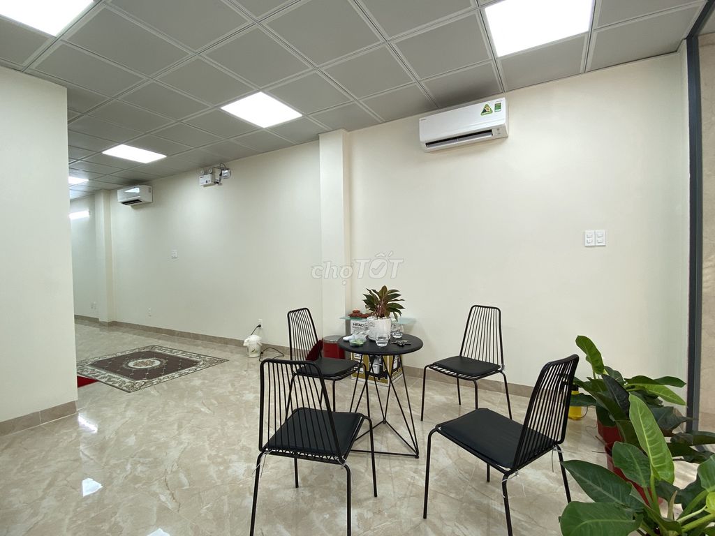 The cash house is Trần Lựu, 4 x 20 meters of 3rd floor bedroom 5th floor, New Light