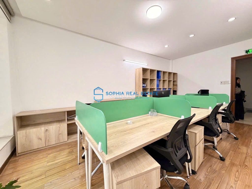 Stret!! Rent a house right here at Metro An Phú, 7 x 20 level 3 floor 5 room