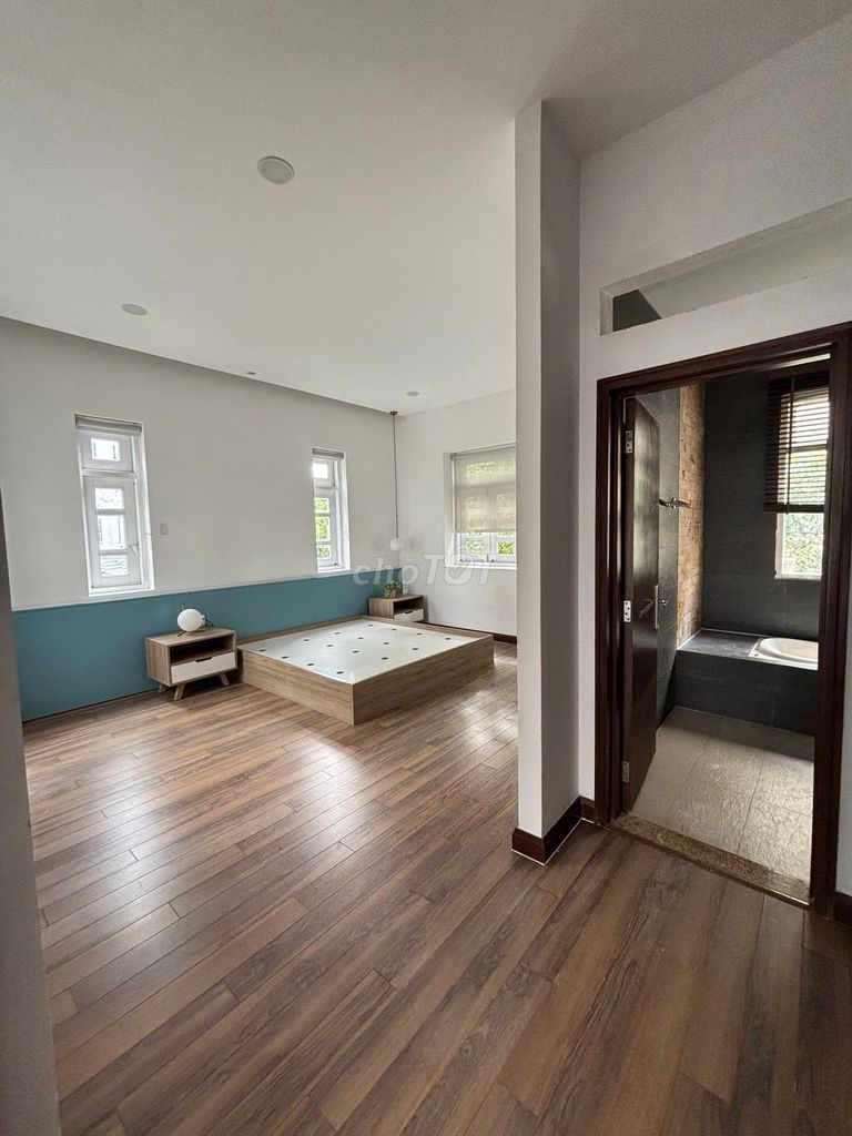 Stret!! Rent a house right here at Metro An Phú, 7 x 20 level 3 floor 5 room