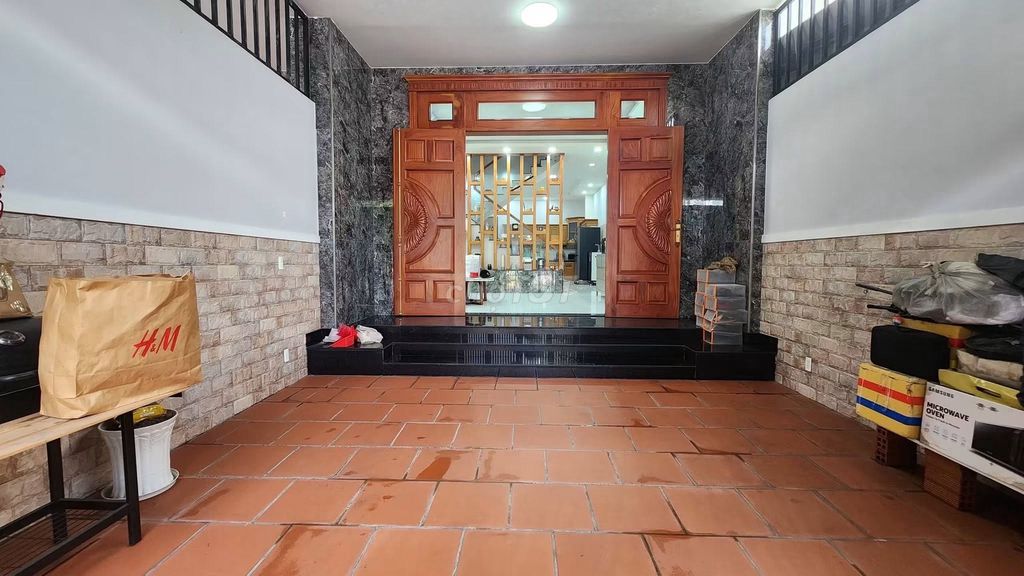 Nice house 390 M2, modern four rooms full of car yard three-story in District 2.