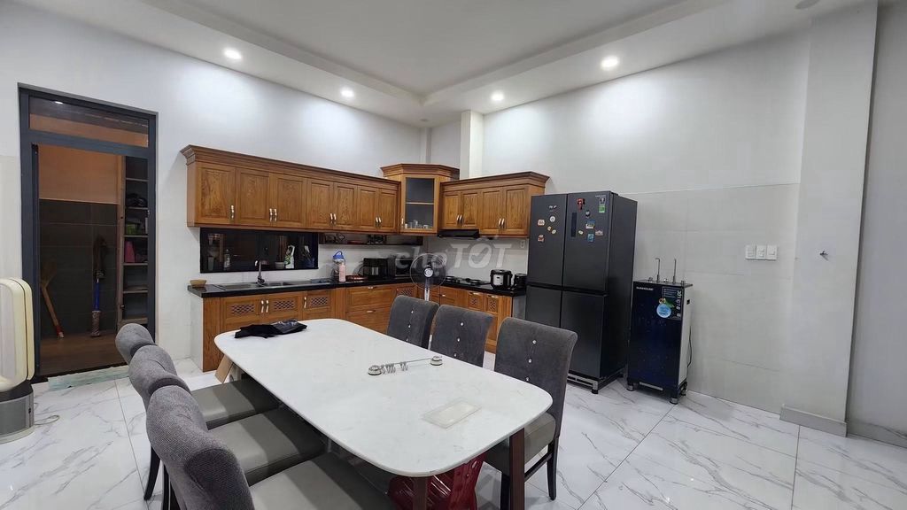 Nice house 390 M2, modern four rooms full of car yard three-story in District 2.