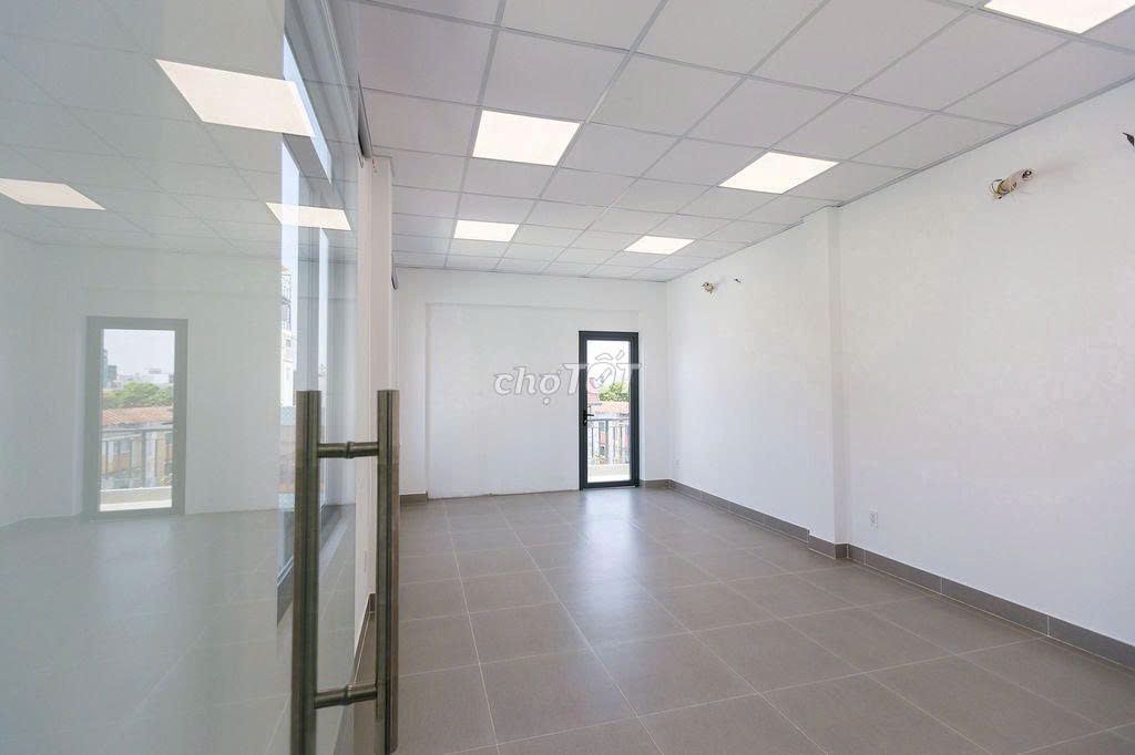 Rent one Huỳnh Tịnh Của District 3 area 5.5 X13 M suspended 3 floors for 50 million