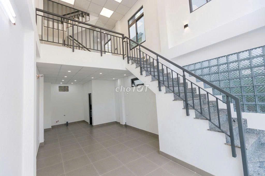Rent one Huỳnh Tịnh Của District 3 area 5.5 X13 M suspended 3 floors for 50 million