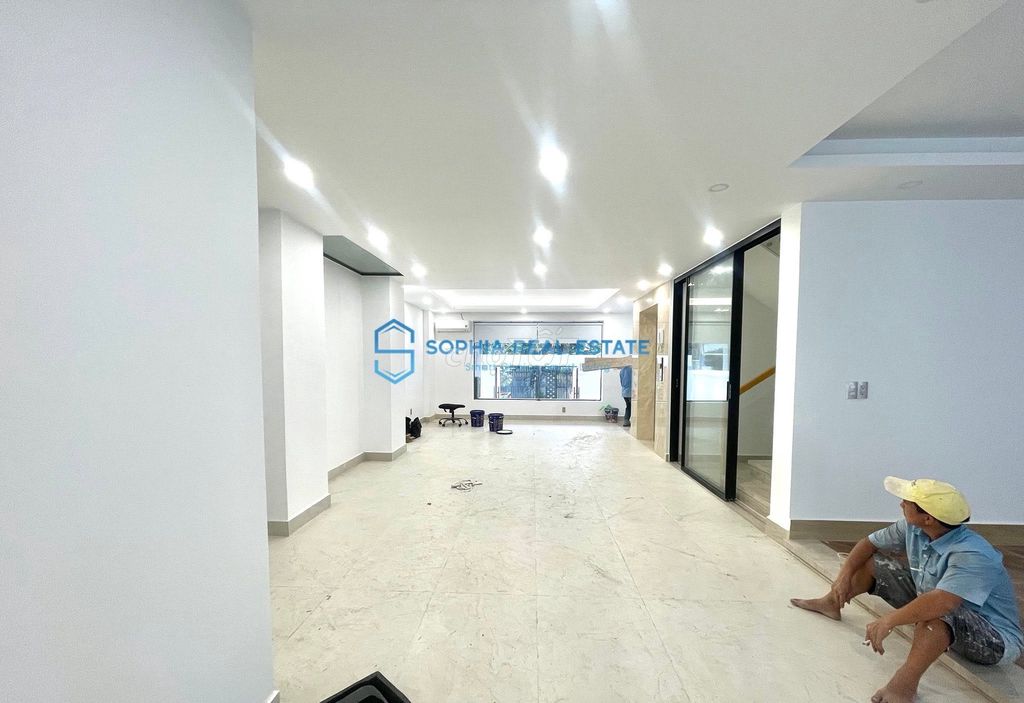 We'll hire the Office Special, area 7 x 20, floor 3 bedroom, easy setup vp