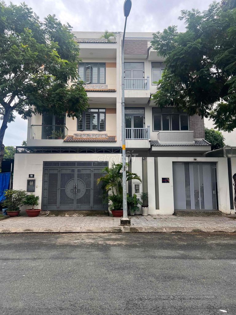 Renting Kadc Liên Phường District 9 Global City rents 25 million a month.