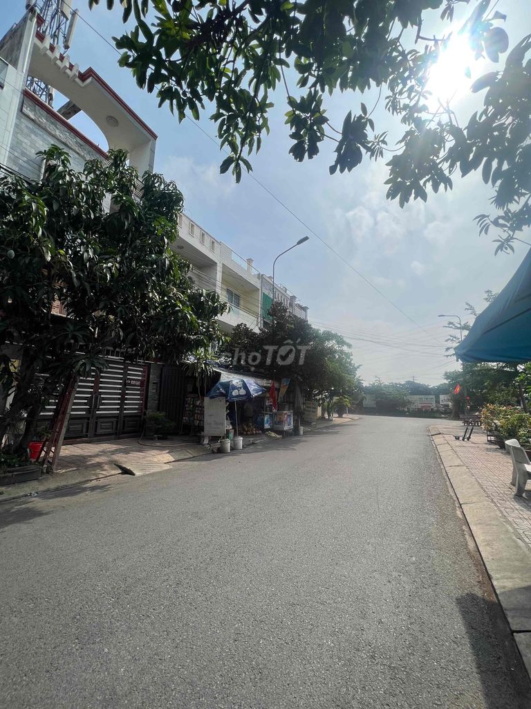 Renting Kadc Liên Phường District 9 Global City rents 25 million a month.