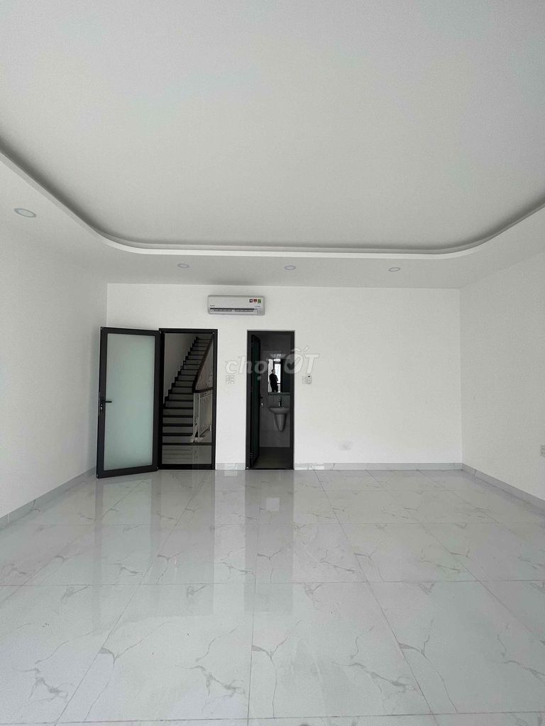Renting Kadc Liên Phường District 9 Global City rents 25 million a month.