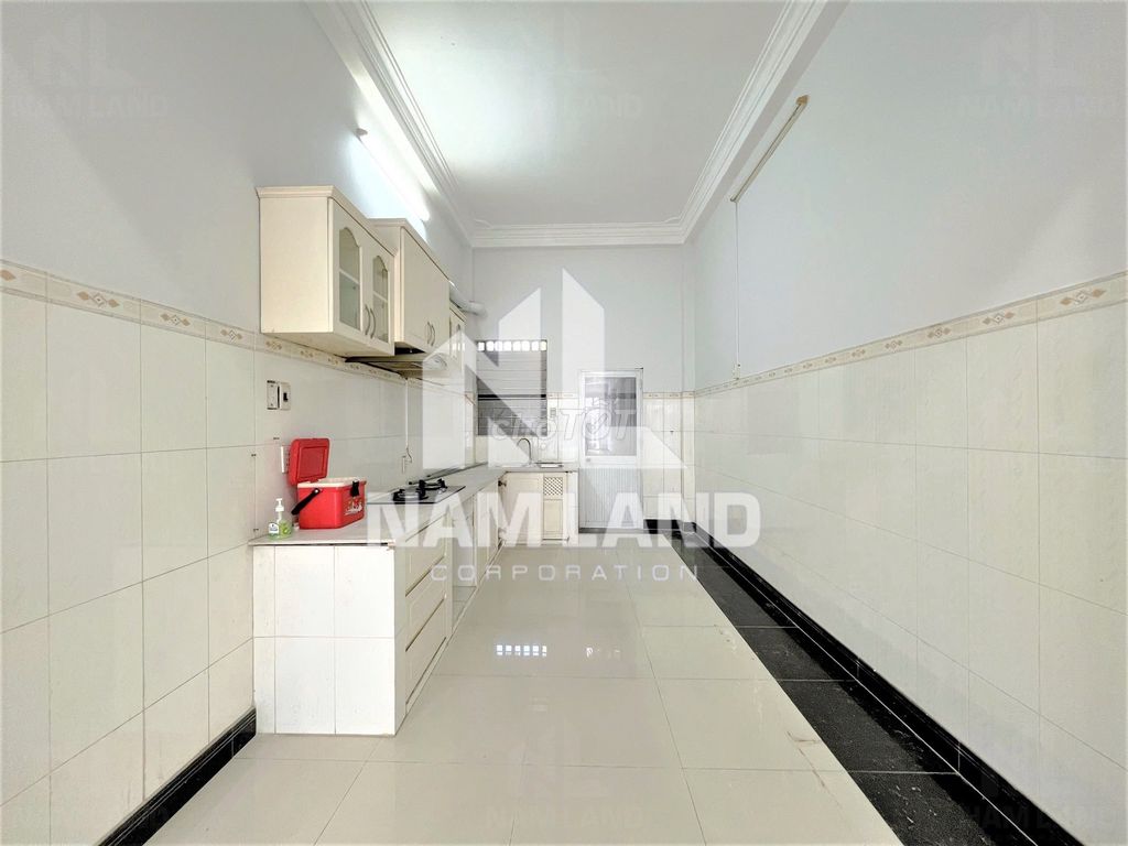 Free designer, 3th floor ground garage, 5th floor office, office.