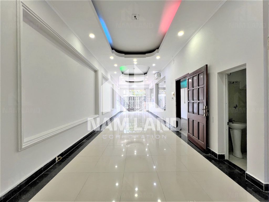 Free designer, 3th floor ground garage, 5th floor office, office.